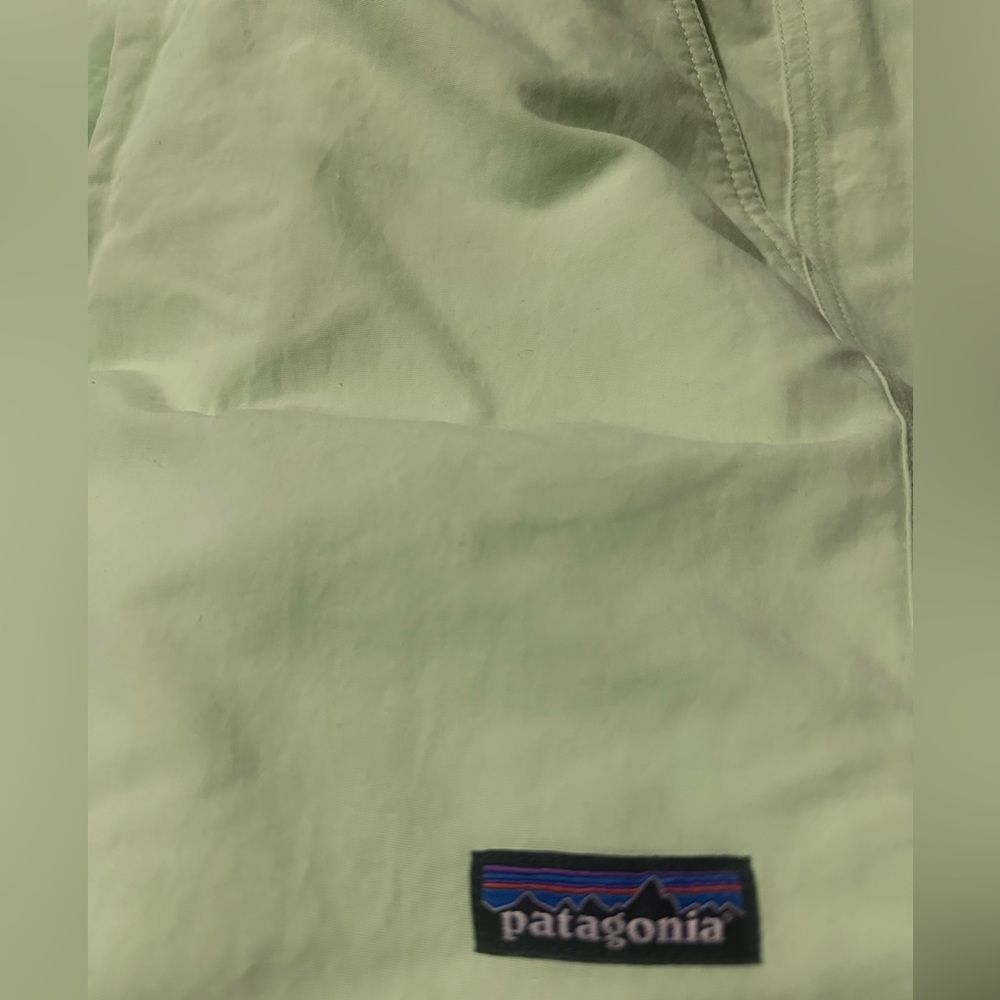 NWT! Patagonia Women's 5” Baggies Shorts Large Salamander Green - Picture 10 of 10